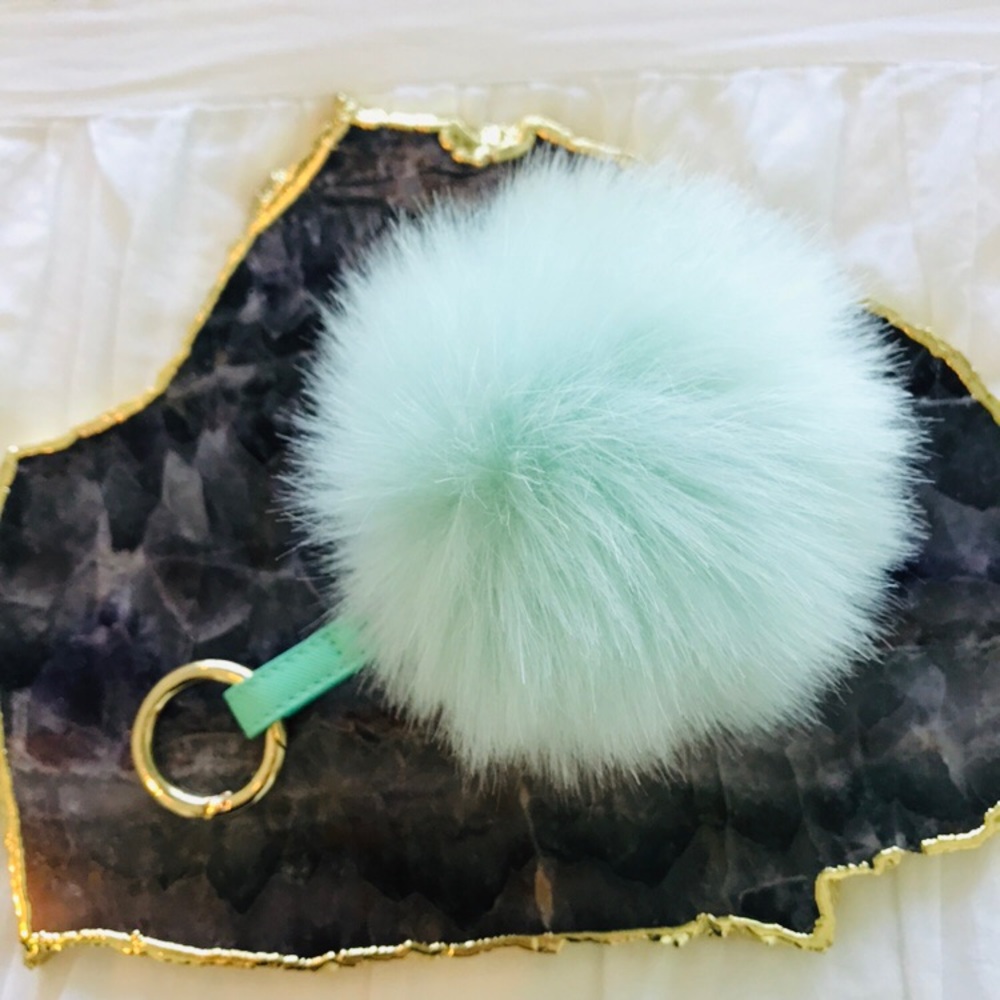 Faux Fur Keychain Pouf 🐰Vegan🐰